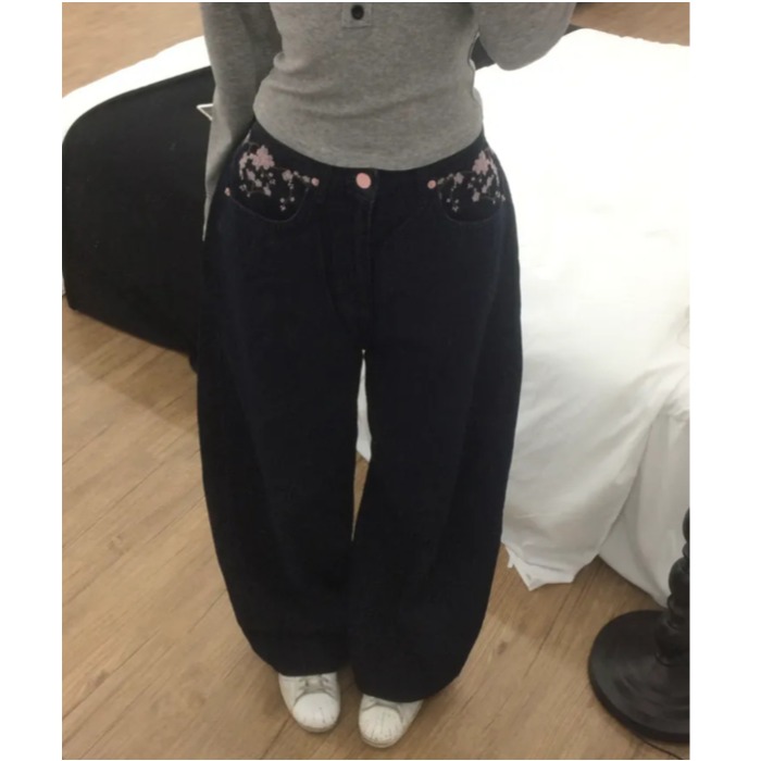 Embroidery Jeans Sakura - 사쿠라 자수 루즈 스카이스 진 캐주얼