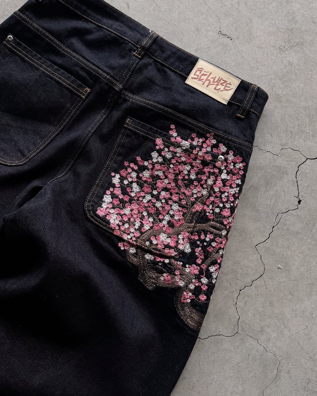 남성용 청바지 사쿠라 자수 슬림 스트레이트 라이트 워시 - Embroidery Jeans Sakura 리뷰 및 가격